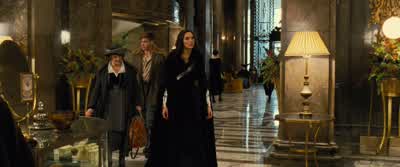 Is this what passes for armor in your country? - Wonder Woman