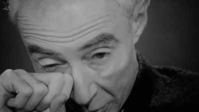 ...is trying to persuade
the prince that - To End All War: Oppenheimer & the Atomic Bomb