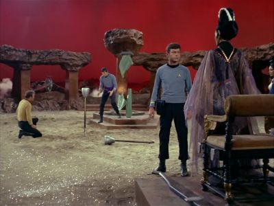 Is this Vulcan chivalry? - Star Trek