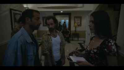 - Is that what she's wearing?
- Yeah. - American Crime Story
