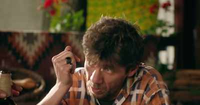 - Is this wine bottle here?
- It is. - Ramon