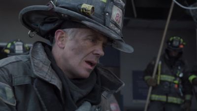 - Is that you, Severide?
- No. - Chicago Fire