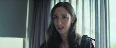 -Is that your celebrity crush?
-  Just check out the website. - The Shakedown