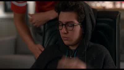 -Isaac. Hazel's here. Hi, Isaac. Hey, Hazel. - The Fault in Our Stars