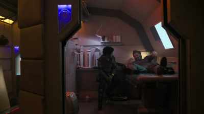 -[Isaac] Hey...
-Amae's handiwork. - Vagrant Queen