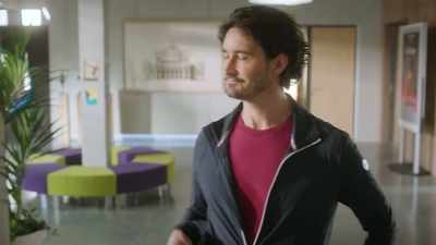 (Isaac laughs) I know,
we totally own this school. - Find Me in Paris