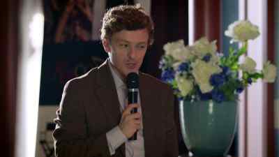 Isla, if you weren't an actress, - Love on the Danube: Kissing Stars