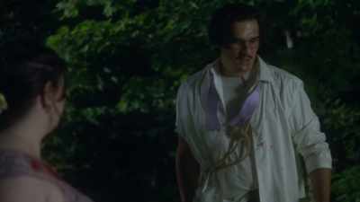 - Isn't that a little messy.
- A little. - Bystanders
