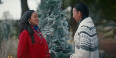 Isn't that cool?
- Yeah, so cool. - Christmas with a Kiss