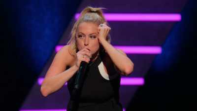 Isn't it crazy how no matter
how many times you wear them, - Iliza Shlesinger: Unveiled