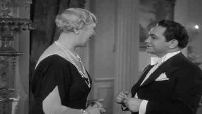 Isn't Doris in magnificent voice tonight,
doctor? - The Amazing Dr. Clitterhouse