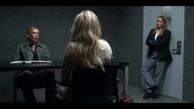 Isn't it, like, Cop 101?
Check the backyard. - Unbelievable