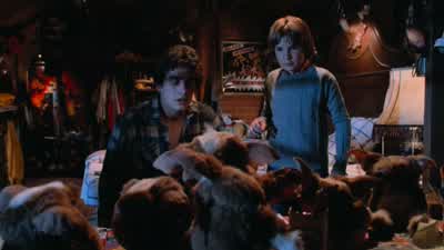 Isn't that incredible, Pete? - Gremlins