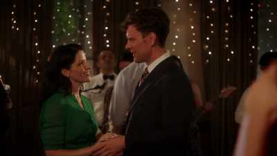 -Ist das dein Ernst?
-Was meinst du? - May the Best Wedding Win