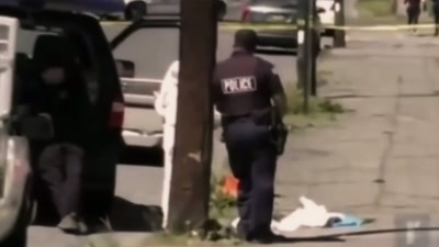 - It is a full-scale
gang war up in Newburgh. - FBI TRUE