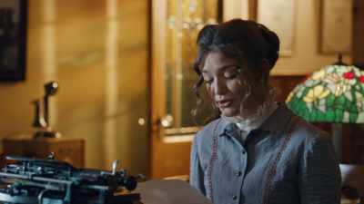 "It was a truly
inspiring afternoon." - Gilded Newport Mysteries: Murder at the Breakers
