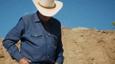 -IT AIN'T THE HEAD YET.
-IT IS NOT THE SKULL. - Dino Hunters