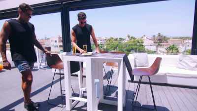 It was an
earth‐shattering occasion - Love Island