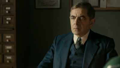 It was an emerald, very classy. - Maigret in Montmartre