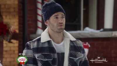 It appears that I-I have to go. - A Royal Queens Christmas