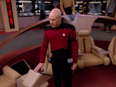 It appears that we can move objects
in this time frame. - Star Trek: The Next Generation