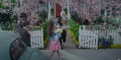 It begins before the children
meet Justice Strauss, - A Series of Unfortunate Events