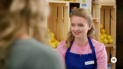 It brightens up pancakes,
ice cream, - Romance to the Rescue