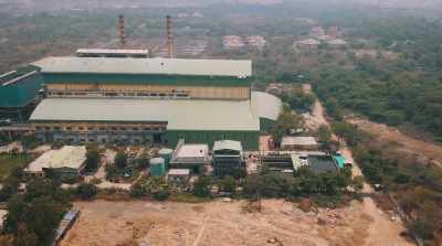      It burns 2,000 tons of
   unsegregated waste per day. - The Story of Plastic