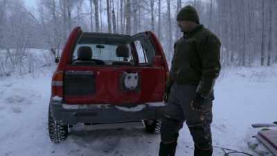 It can haul firewood
and train dog teams. - Life Below Zero: Next Generation