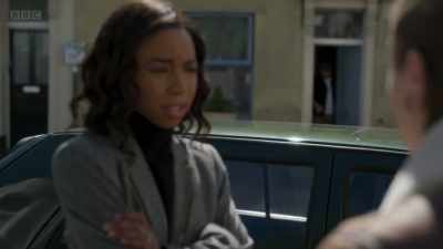 It can just throw her
if she has to meet someone new. - Chloe