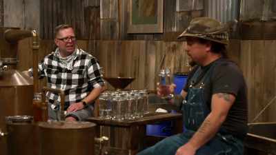 -It had cinnamon there?
-It had cinnamon on it - Moonshiners: Master Distiller