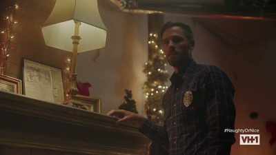 - It was December.
A day like any other. - The Bitch Who Stole Christmas