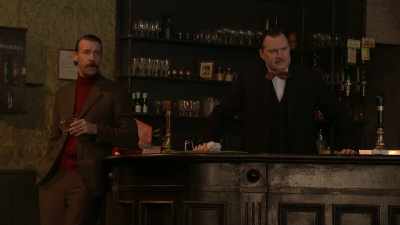 It does, at start, aye.
Later it says two hundred and thirty-three - National Theatre Live: Hangmen