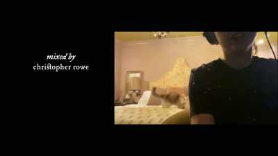 It does, 'cause I've got cats fighting
in the background, on the bed. - Folklore: The Long Pond Studio Sessions