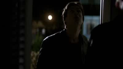 It doesn't look like anyone's home. - The Vampire Diaries