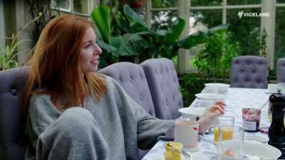 It doesn't matter where you
come from in life, - Stacey Dooley Sleeps Over