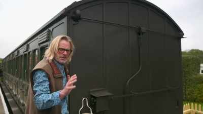 It doesn't ring a bell, - Great Rail Restorations with Peter Snow