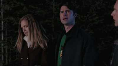 It doesn't say. - Everything Christmas