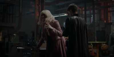 IT DOESN'T TAKE
A HERO TO KNOW WHAT
PURE EVIL LOOKS LIKE. - Batwoman