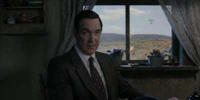 It is Dr. Montgomery, however,
who ends up dead, although not yet. - A Series of Unfortunate Events