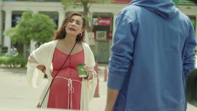 It feels exactly the same
when a woman is pregnant, my boy. - Badnaam Gali