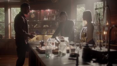 - It feels jacked to be
doing a mirror spell - The Magicians