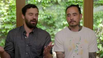 It feels like I'm at a bar
with strangers, - The Challenge: Untold History