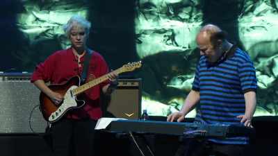 It was incredible
to play with Jan Hammer, - Jeff Beck: Still on the Run