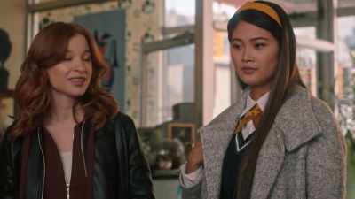 - It was insane, right?
- OLIVIA: It was pathetic. - The Spencer Sisters