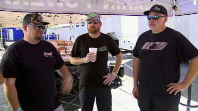 - It is.
- He's the only one that's even been in the final, I think. - Street Outlaws No Prep Kings Team Attack