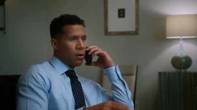 IT IS IMPOSSIBLE
FOR HER TO GET PAST ALL
OF THOSE SECURITY CHECKPOINTS. - Tyler Perry's The Oval
