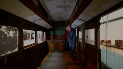 It is. It's the
same size saloon, - Great Rail Restorations with Peter Snow