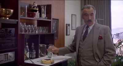 It isn't just because she's
a reporter here, Mr. Kane. - An Eye for an Eye