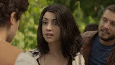 It j-- m-makes sense.
You mean about going back? - The Walking Dead: World Beyond